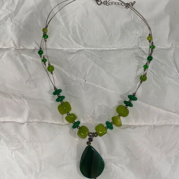 Natural Green Wire Necklace & Matching Natural Green Earrings with French Hooks - Picture 3 of 14